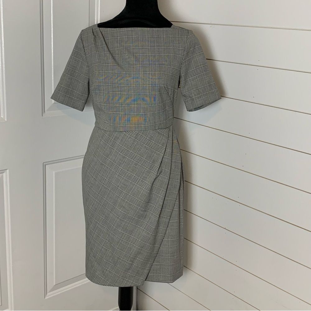 Banana Republic Grey and black plaid shift dress woman’s size 4P office